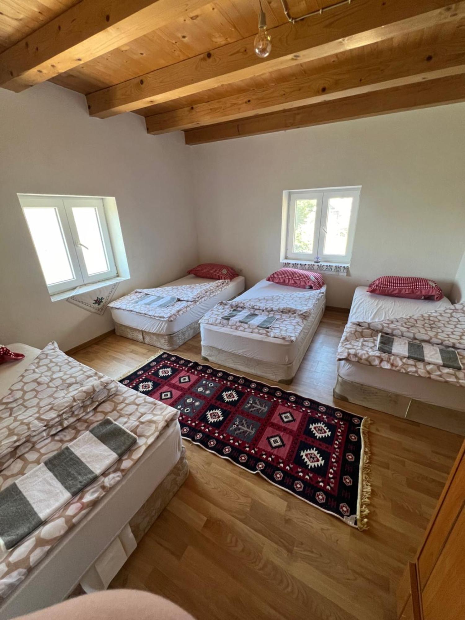 Bed and Breakfast Kod Kapetana Tea à Gornji Lukomir Extérieur photo