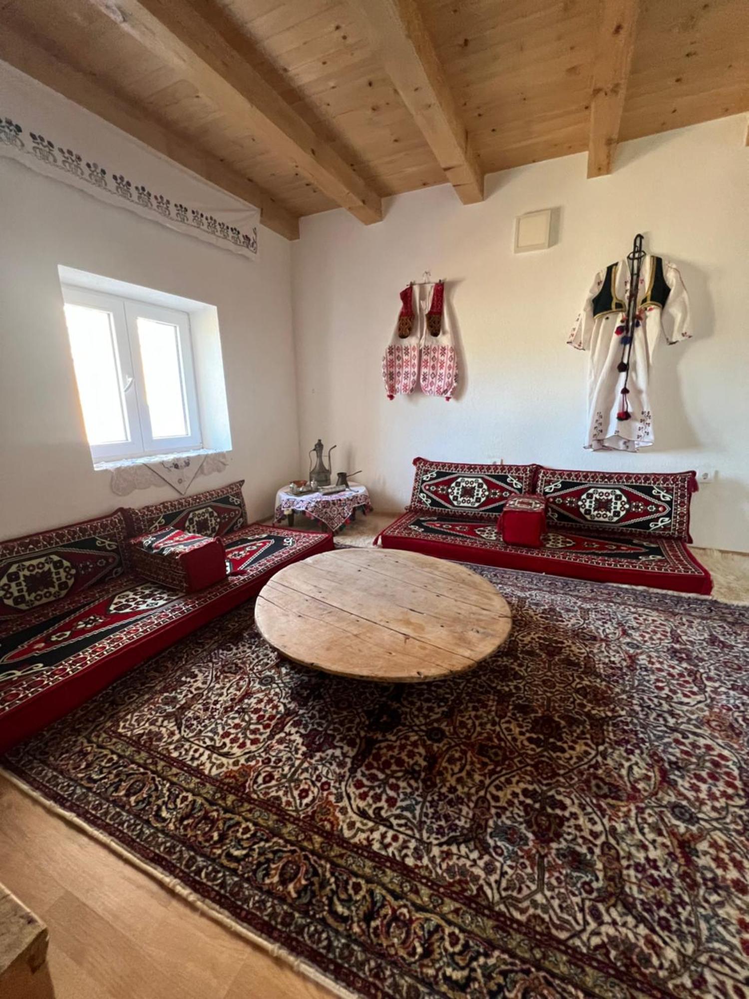 Bed and Breakfast Kod Kapetana Tea à Gornji Lukomir Extérieur photo