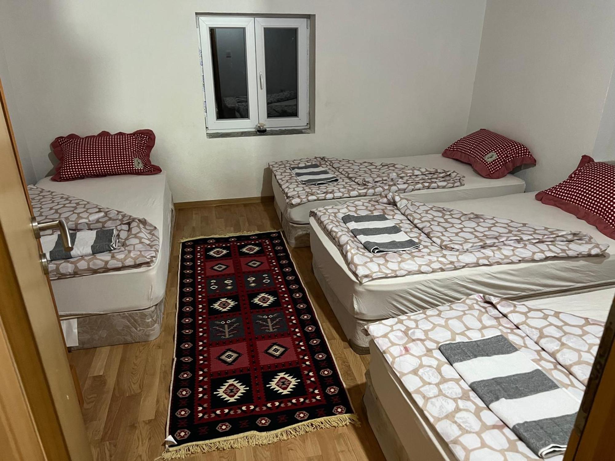Bed and Breakfast Kod Kapetana Tea à Gornji Lukomir Extérieur photo